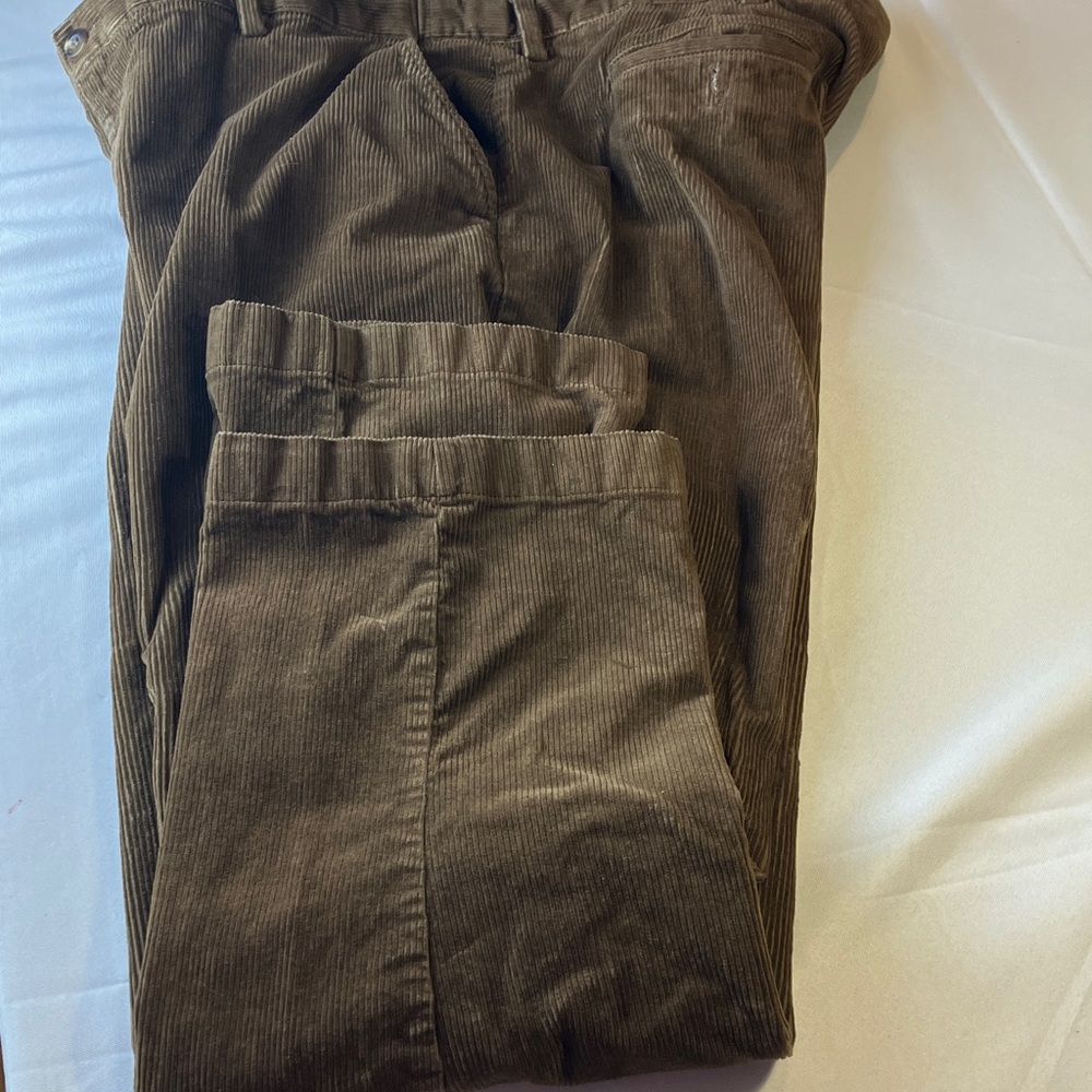 L.L.Bean Men’s Comfort Waist Corduroy Pants Brown Size 44x29